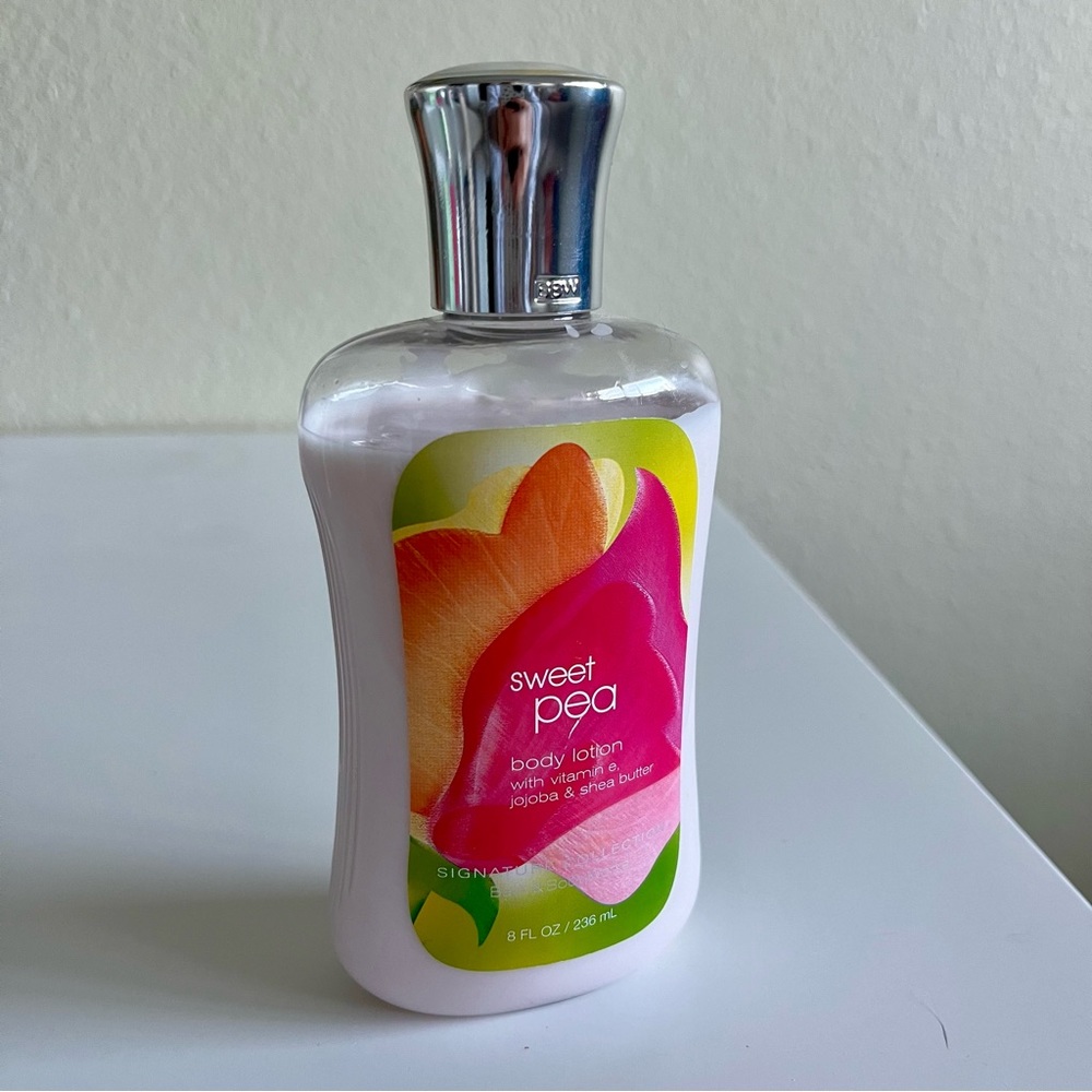 BATH AND BODY WORKS lotion